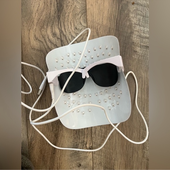 Peppy red light facial treatment and cord - Picture 6 of 7